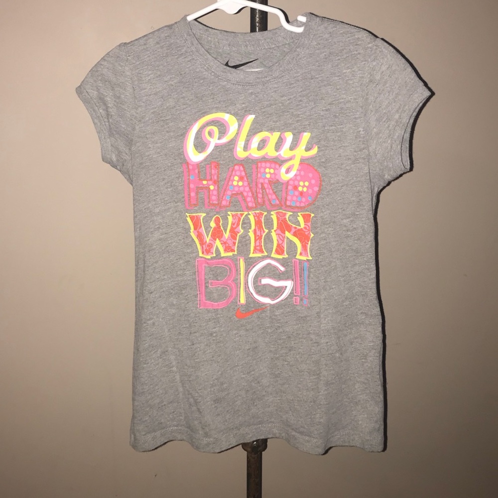 Girls Nike graphic tee